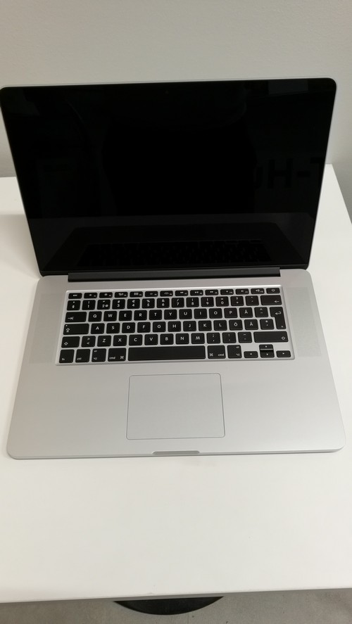 Käytetty Macbook Pro