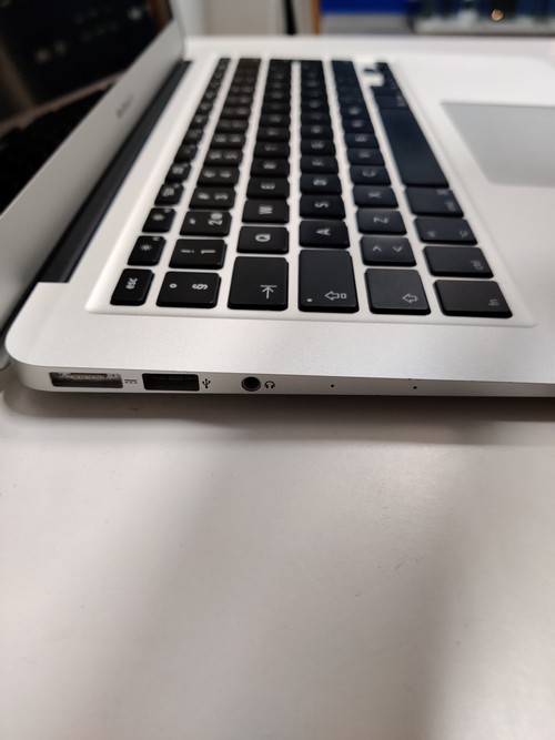 MacbookAir_13_2017__4