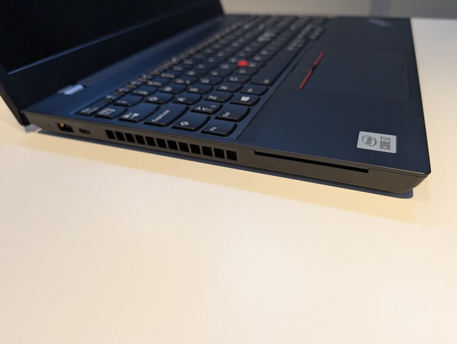 Thinkpad_P15V_gen1_4